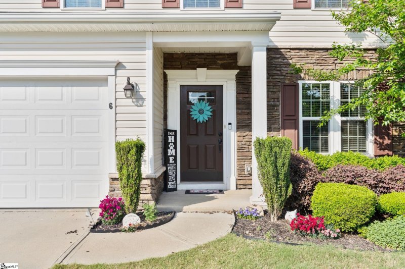 Property image 2 at 6 Chapel Hill Lane, Simpsonville, SC 29681