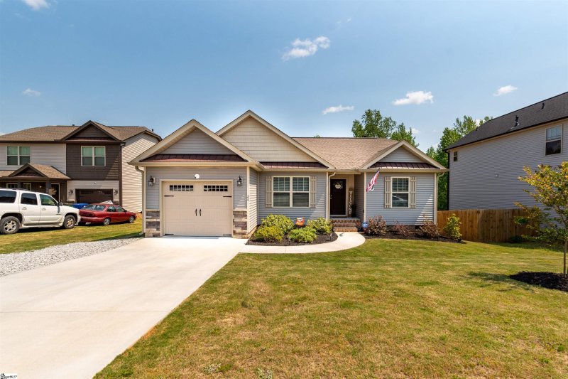 Property image 2 at 24 Kendals Lane, Fountain Inn, SC 29644