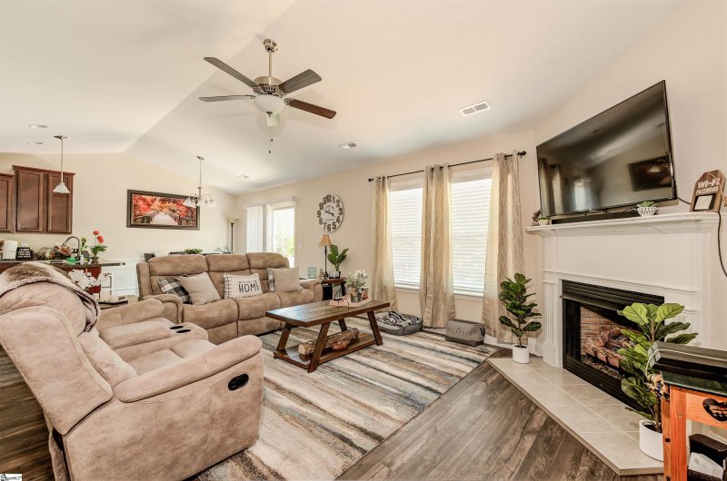 Property image 3 at 24 Kendals Lane, Fountain Inn, SC 29644