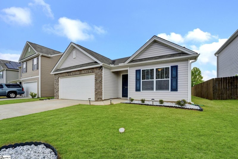 Property image 2 at 303 Millen Drive, Woodruff, SC 29388