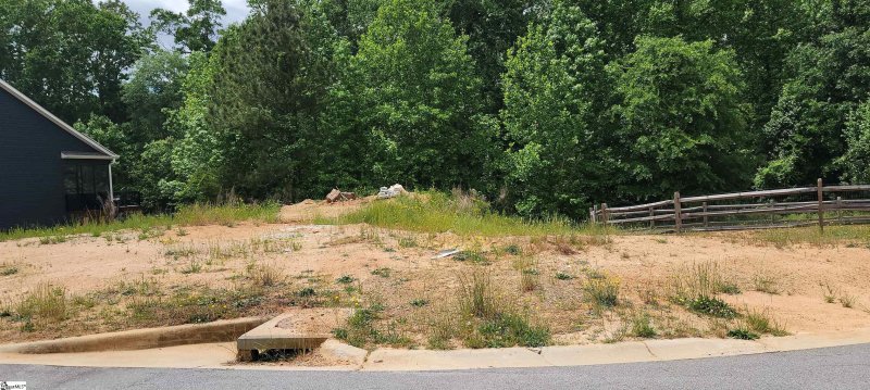 Property image 2 at 329 Brenleigh Court, Simpsonville, SC 29680