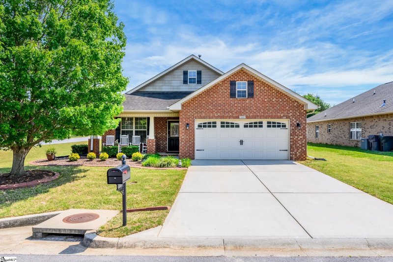 Property image 2 at 100 Reedy Springs Lane, Greenville, SC 29605