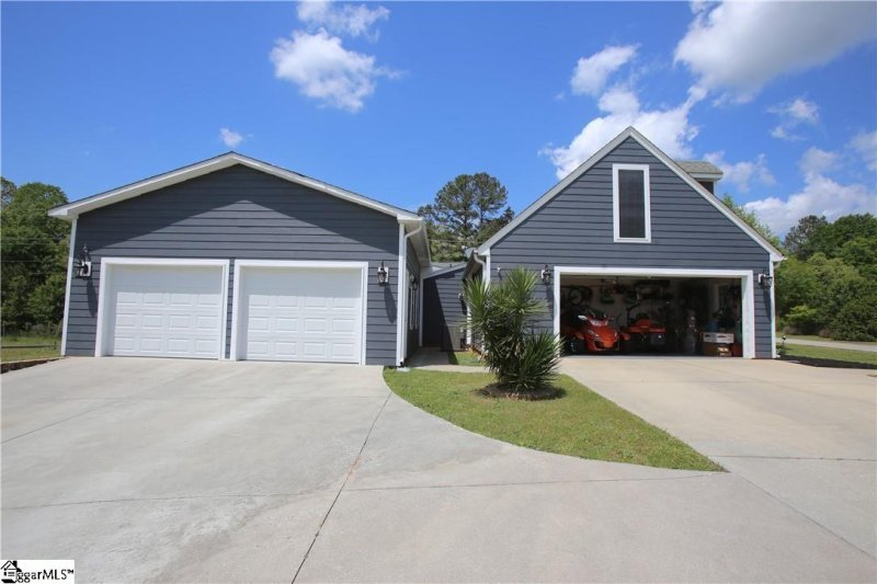 Property image 2 at 100 Carrageen Drive, Williamston, SC 29697
