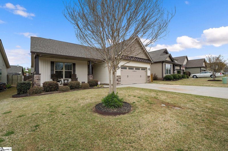 Property image 2 at 216 Downs Road, Greenville, SC 29617