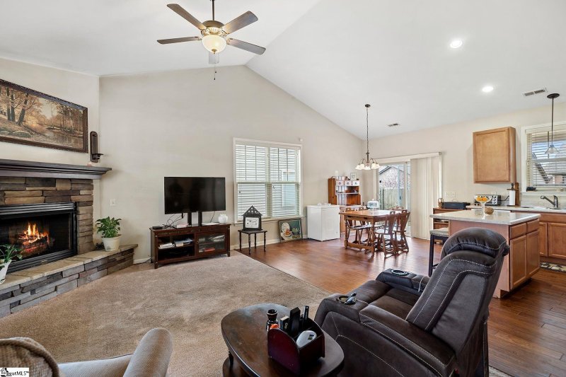 Property image 4 at 216 Downs Road, Greenville, SC 29617