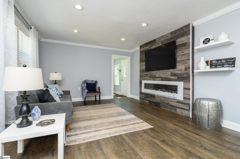 Property image 3 at 318 Crosby Circle, Greenville, SC 29605