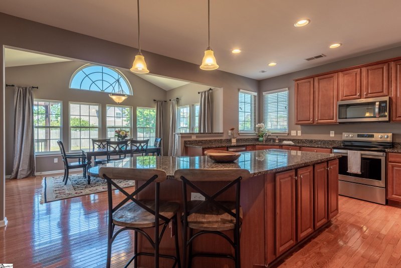 Property image 5 at 15 Windrush Lane, Greenville, SC 29607