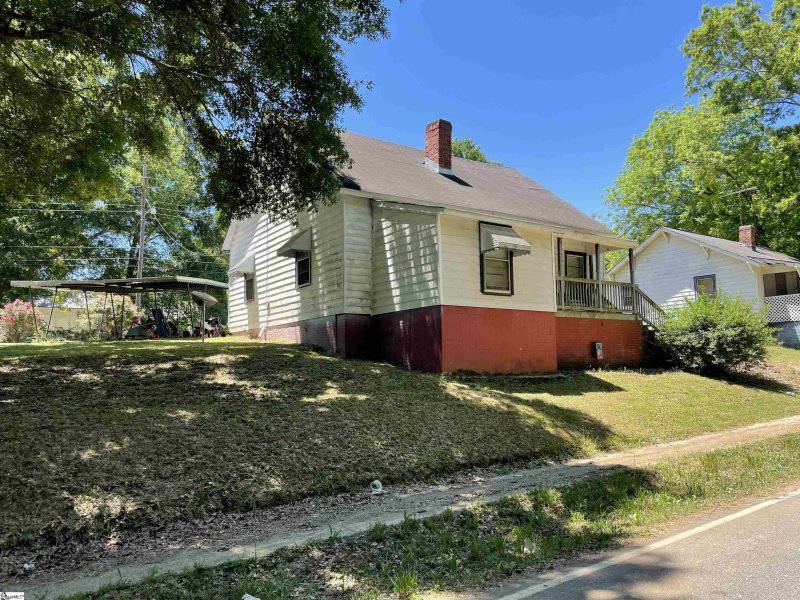 Property image 2 at 510 Poole Street, Woodruff, SC 29338