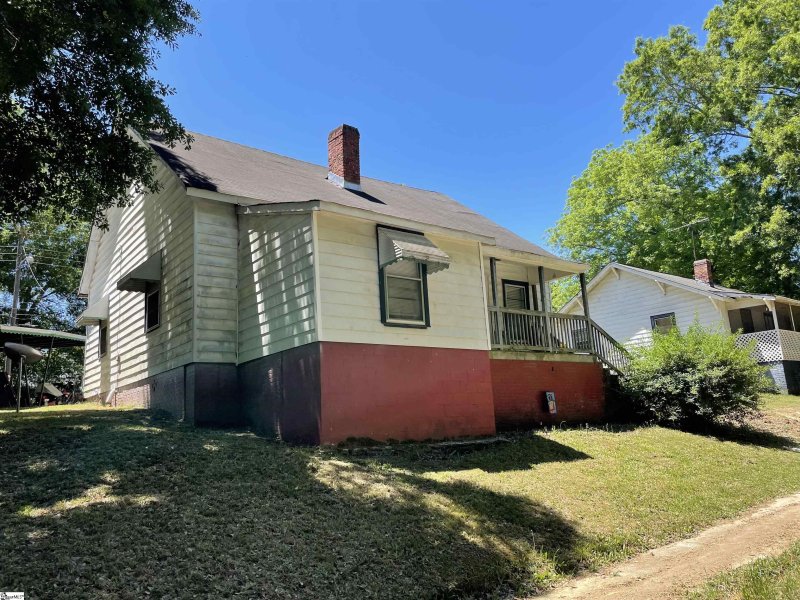 Property image 3 at 510 Poole Street, Woodruff, SC 29338