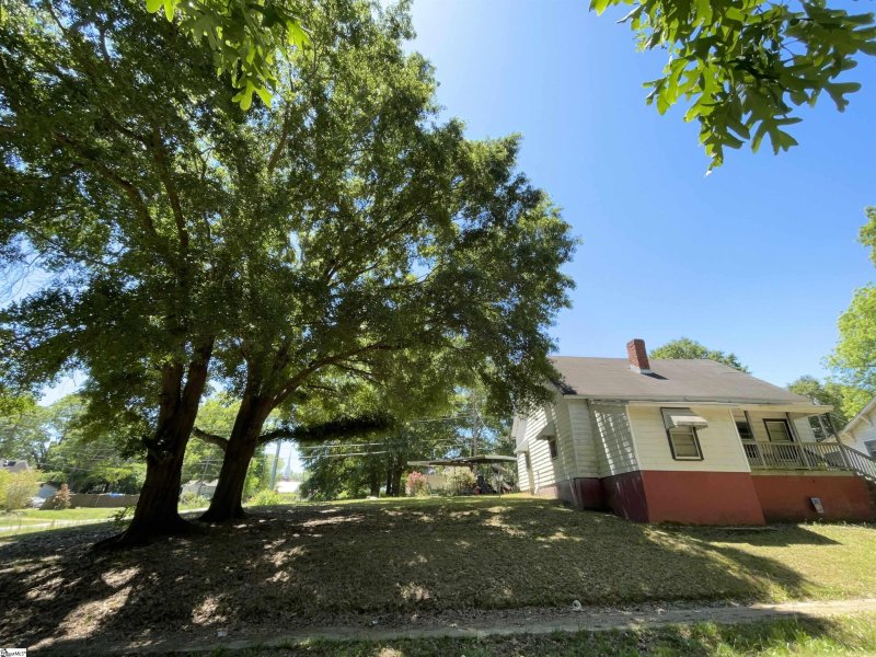 Property image 4 at 510 Poole Street, Woodruff, SC 29338