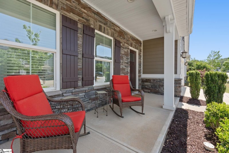 Property image 3 at 140 Belshire Drive, Greer, SC 29650