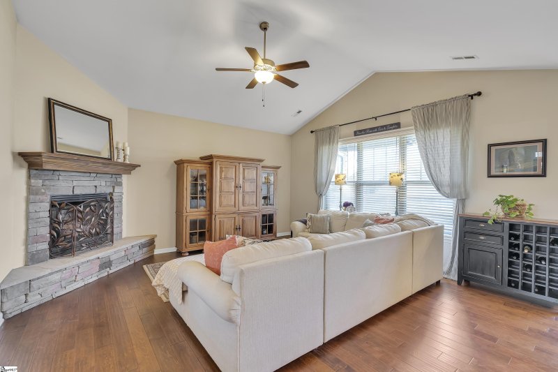 Property image 3 at 214 Downs Road, Greenville, SC 29617