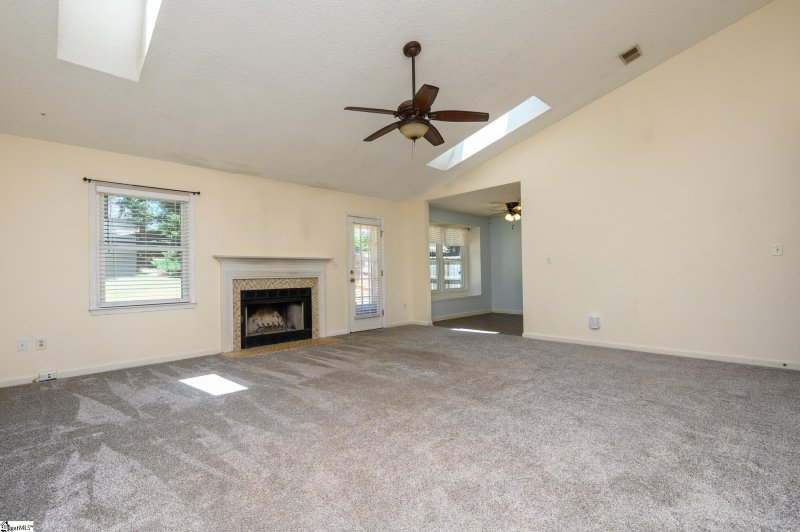 Property image 2 at 7 Poppy Meadow Lane, Simpsonville, SC 29681