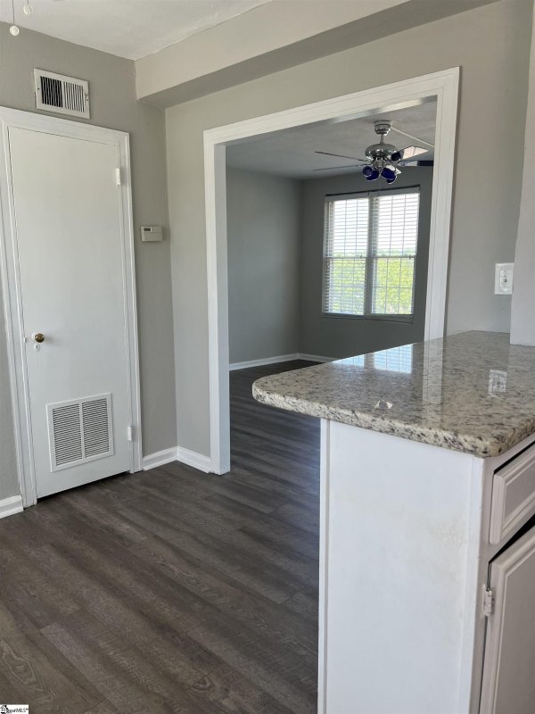 Property image 5 at 601 Cleveland 12F Street, Greenville, SC 29601