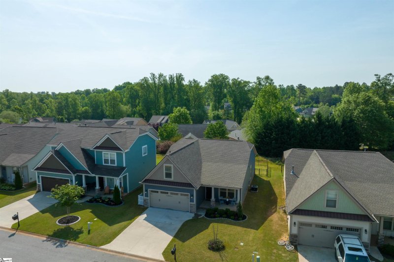 Property image 3 at 183 Bur Oak Drive, Taylors, SC 29687