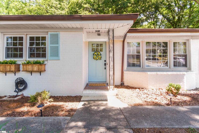 Property image 2 at 14 Hampton Court, Greenville, SC 29609