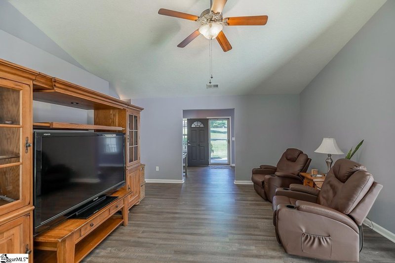 Property image 2 at 116 Templewood Court, Williamston, SC 29697