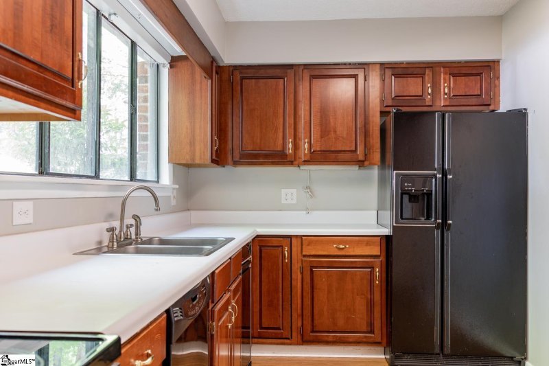 Property image 2 at 70 Briarview Circle, Greenville, SC 29615