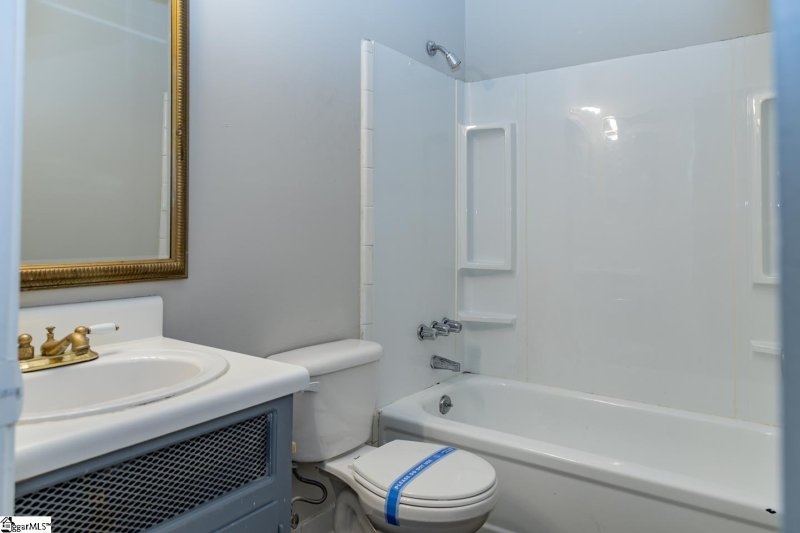 Property image 4 at 70 Briarview Circle, Greenville, SC 29615