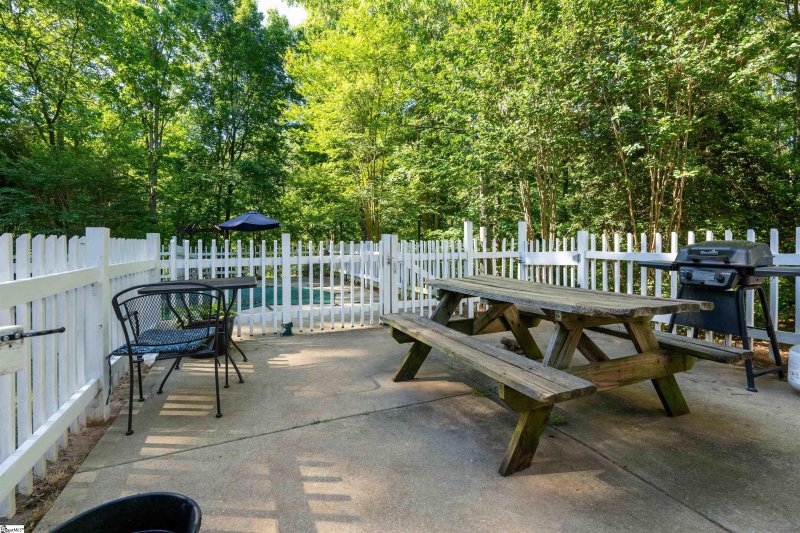 Property image 2 at 26 N WINDWARD Court, Taylors, SC 29687-6151