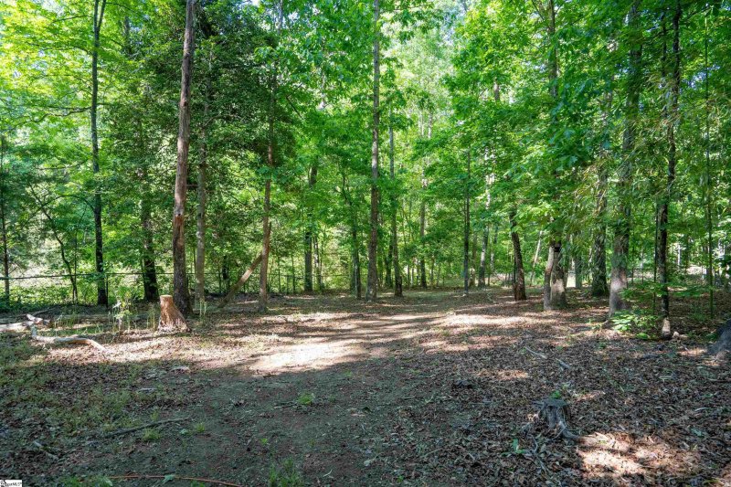 Property image 4 at 26 N WINDWARD Court, Taylors, SC 29687-6151