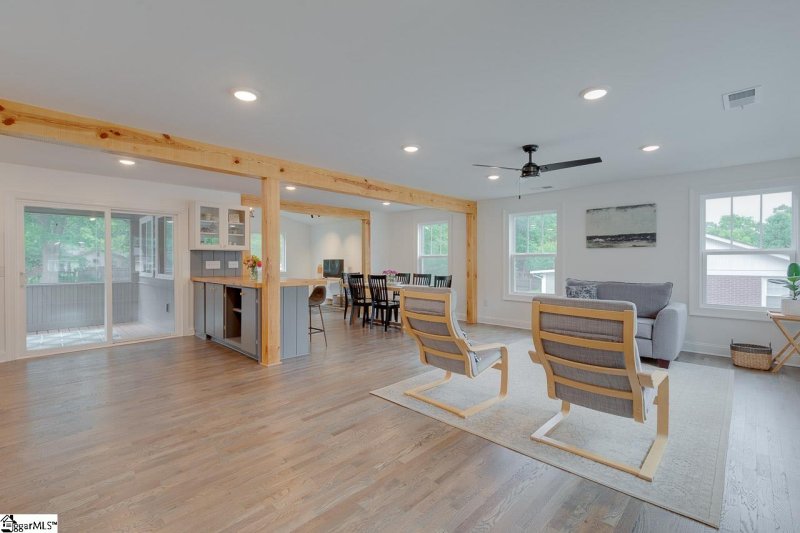 Property image 3 at 7 Cardinal Drive, Taylors, SC 29687