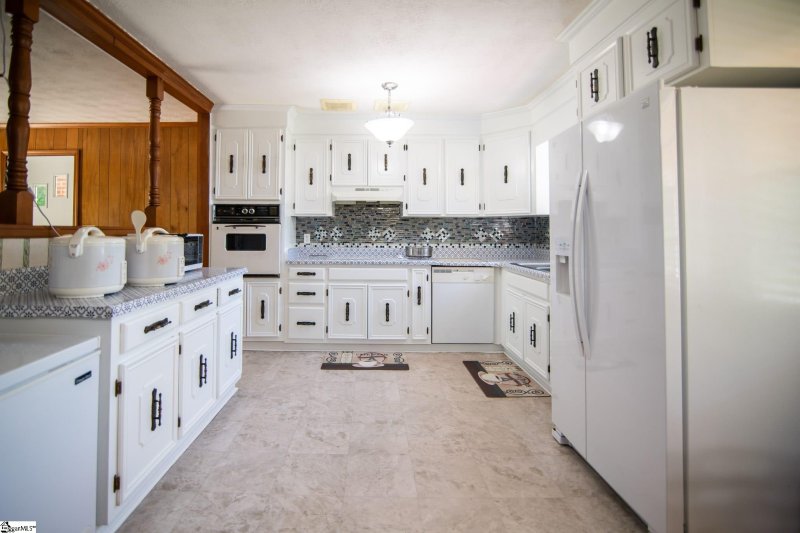 Property image 2 at 1 Ardmore Drive, Taylors, SC 29687