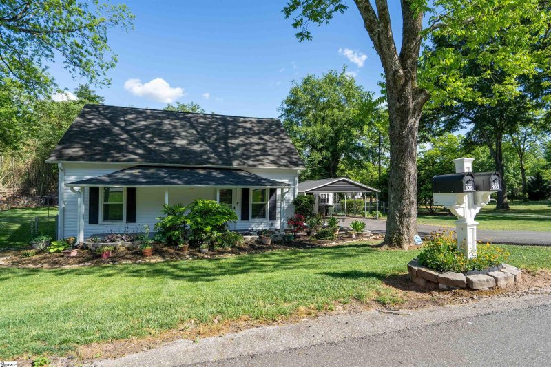 Property image 2 at 108 garrison Street, Easley, SC 29640
