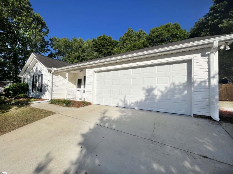 Property image 2 at 5 Waterthrush Way, Simpsonville, SC 29680