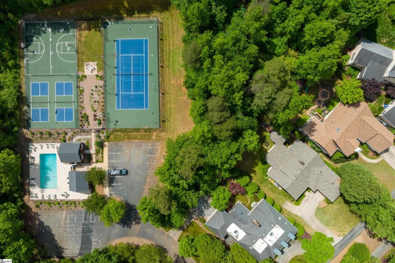 Property image 2 at 121 Hidden Hills Drive, Greenville, SC 29605