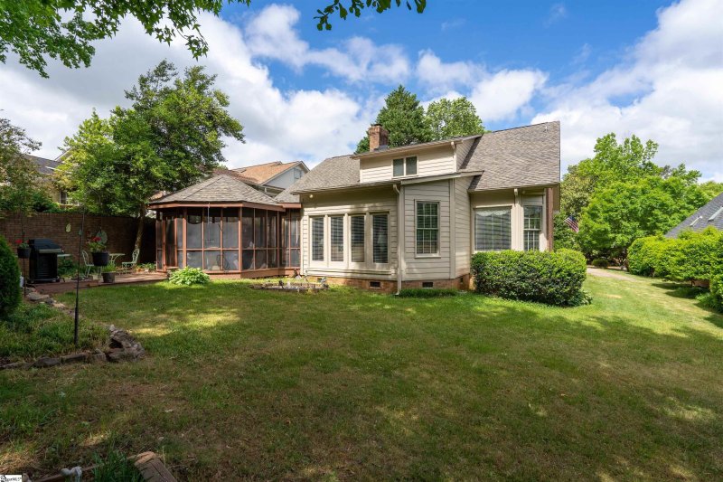 Property image 3 at 121 Hidden Hills Drive, Greenville, SC 29605