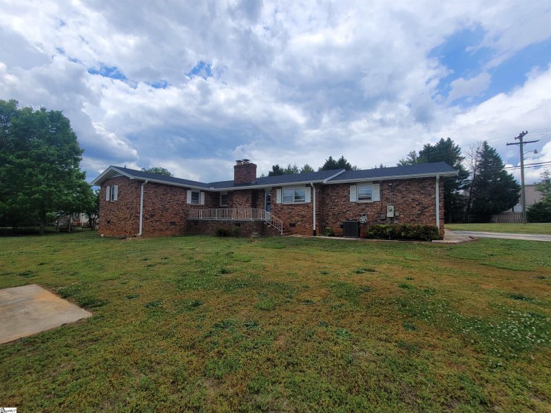 Property image 3 at 401 Chick Springs Road, Greer, SC 29650