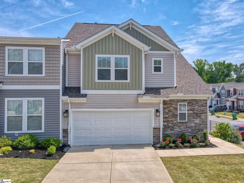 Property image 2 at 200 Sprucewood Court, Taylors, SC 29687