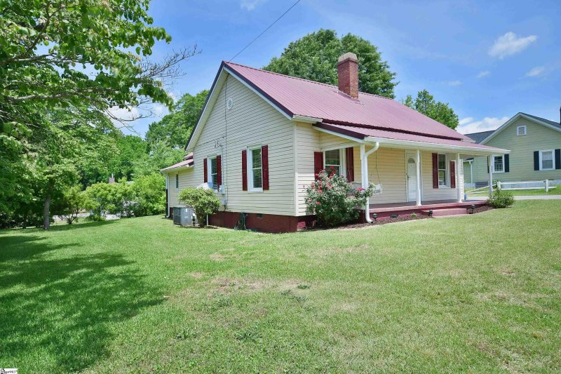 Property image 3 at 404 W Curtis Street, Simpsonville, SC 29681