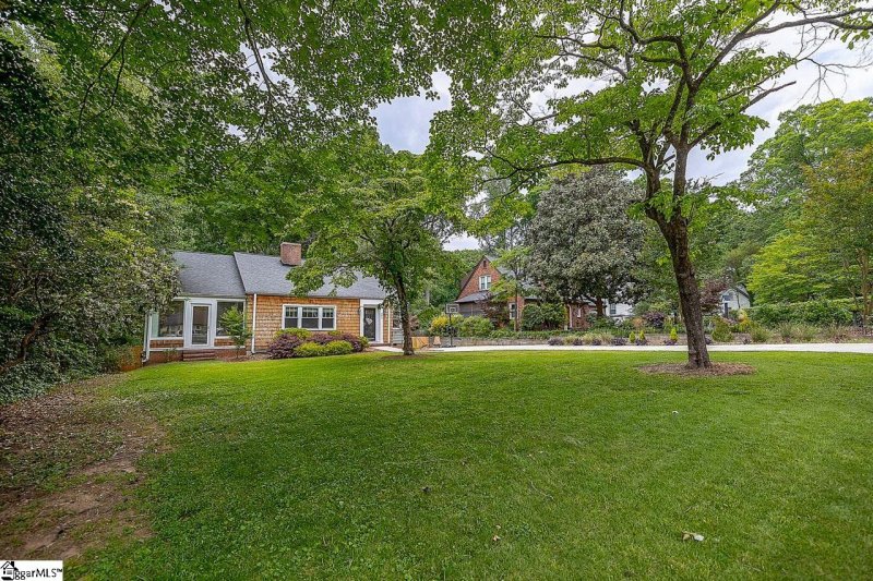 Property image 2 at 392 Forest Avenue, Spartanburg, SC 29302