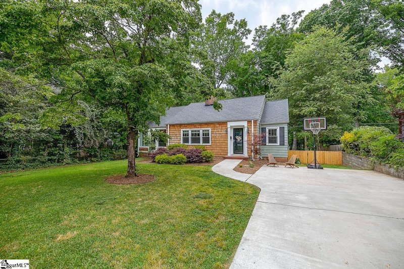 Property image 5 at 392 Forest Avenue, Spartanburg, SC 29302
