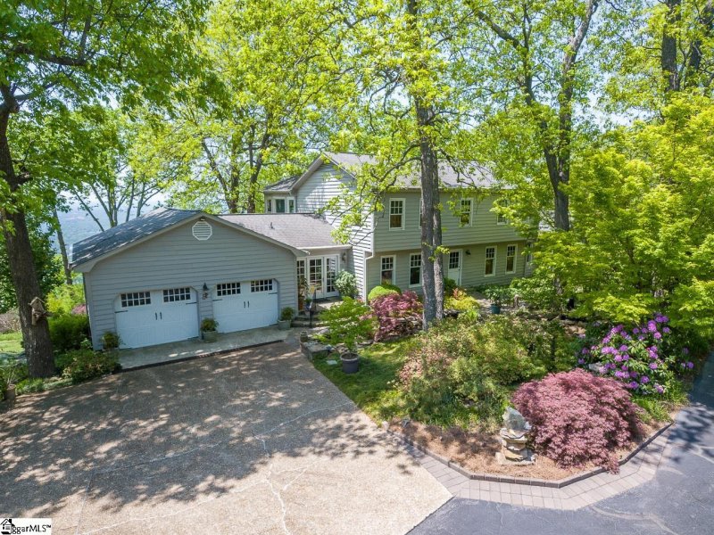 300 Lake Circle Drive