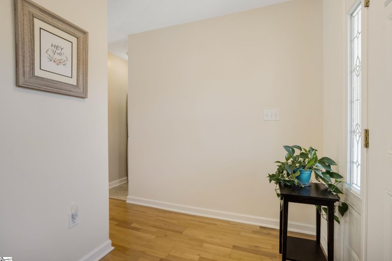 Property image 4 at 112 Royal Court, Greenville, SC 29611