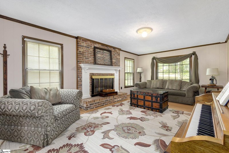 Property image 3 at 304 Manassas Drive, Simpsonville, SC 29681