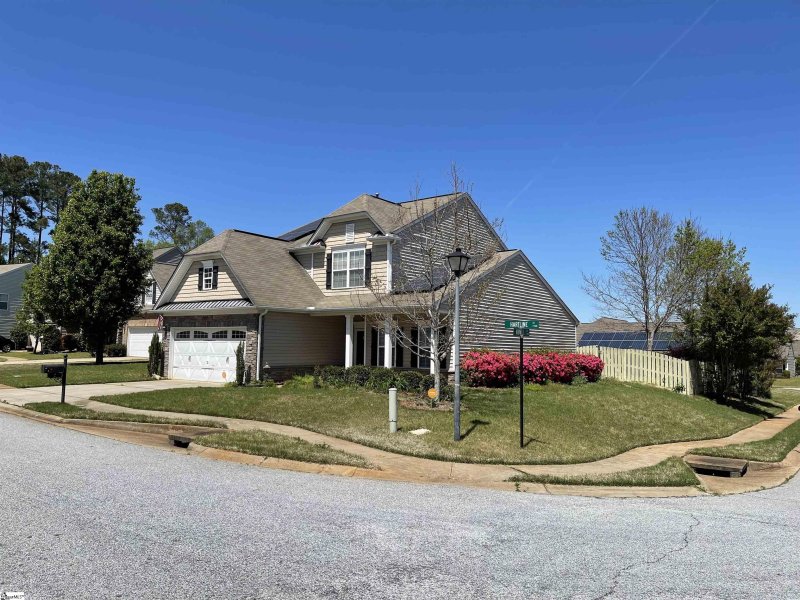 Property image 2 at 2 Hartline Court, Greenville, SC 29605