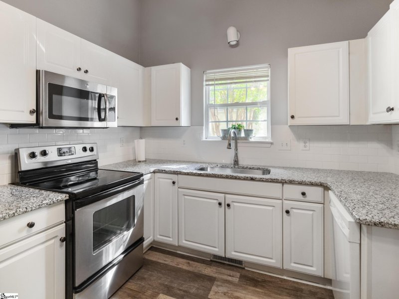 Property image 3 at 12 Colombard Court, Mauldin, SC 29662