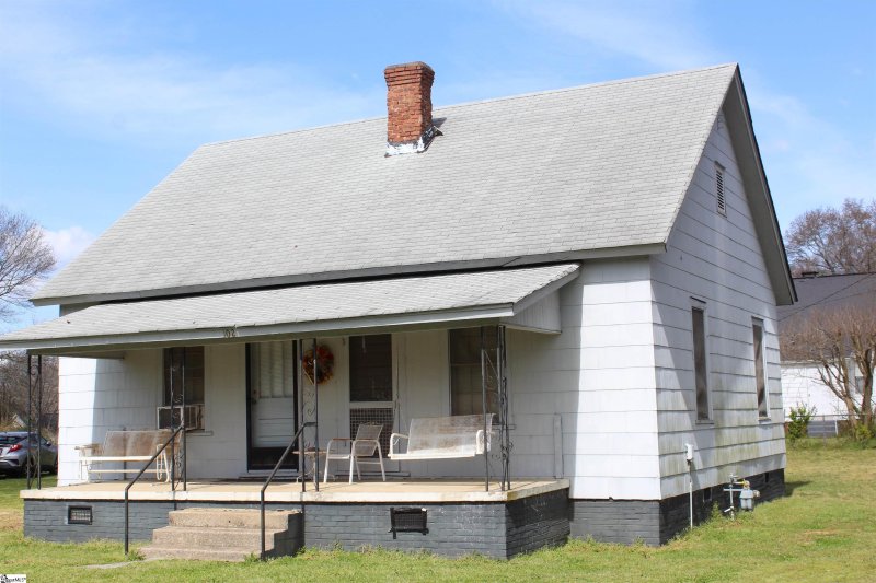 Property image 2 at 102 Shaw Street, Fountain Inn, SC 29644
