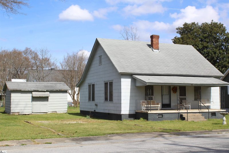 Property image 3 at 102 Shaw Street, Fountain Inn, SC 29644