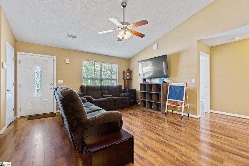 Property image 4 at 406 Crescentwood Court, Taylors, SC 29687