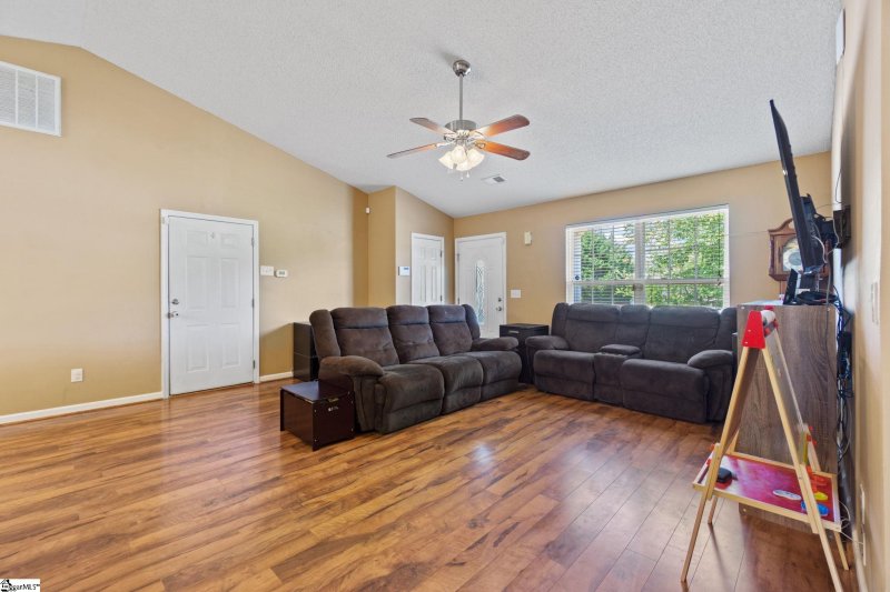 Property image 5 at 406 Crescentwood Court, Taylors, SC 29687