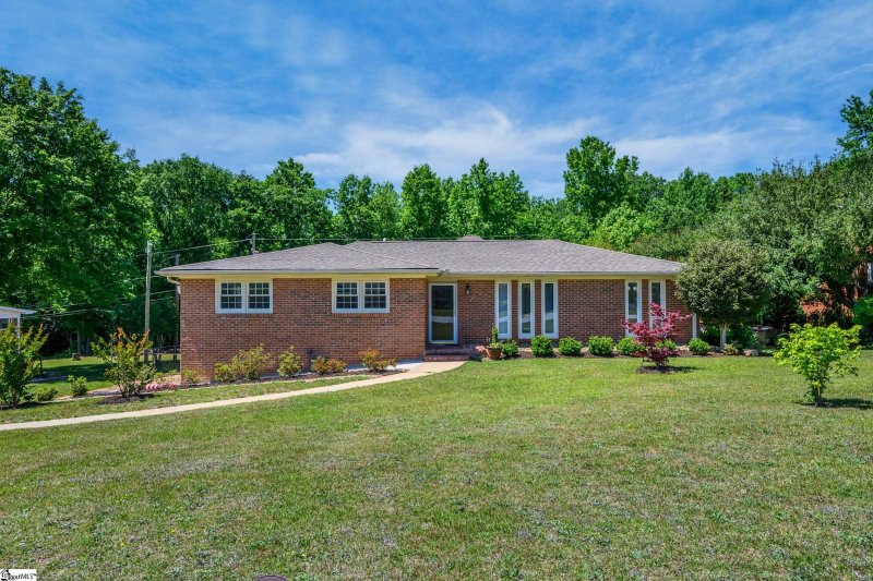 104 Eastcliffe Way
