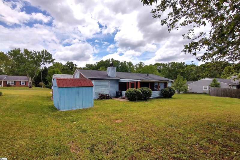 Property image 3 at 114 Clearfield Road, Greenville, SC 29607