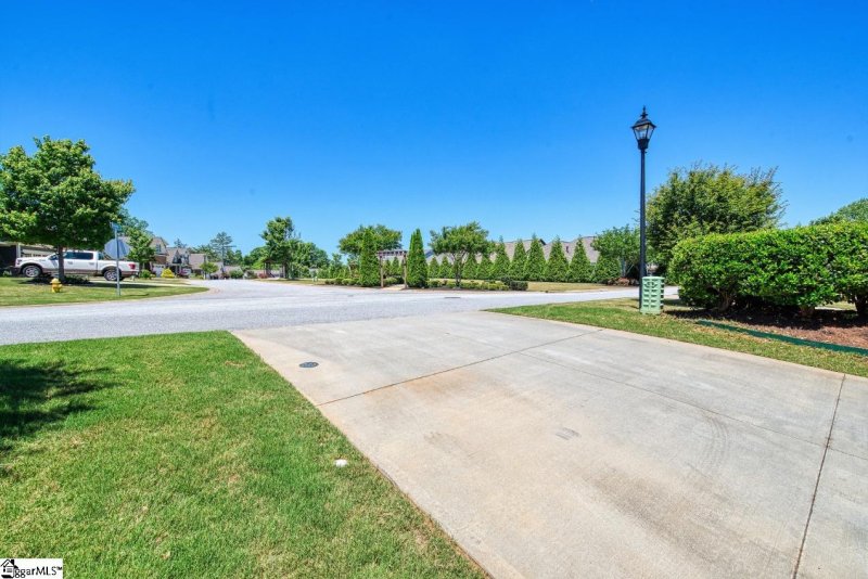 Property image 3 at 106 Benton Park Drive, Easley, SC 29642