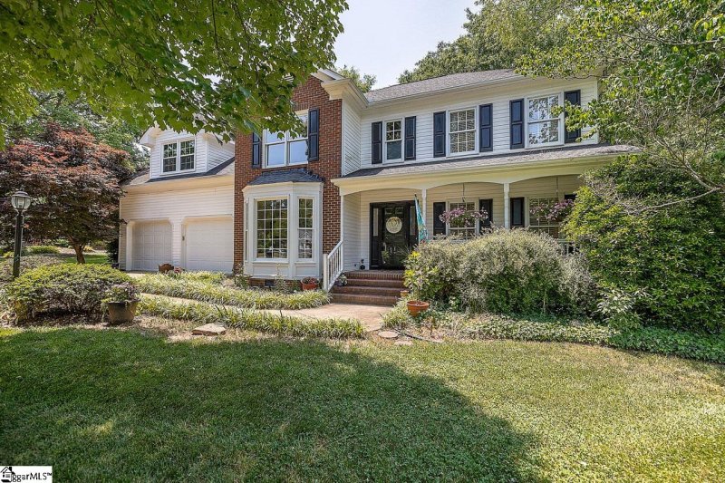 107 Holly Crest Circle