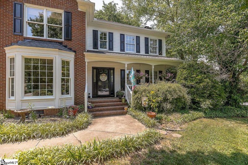 Property image 2 at 107 Holly Crest Circle, Simpsonville, SC 29681